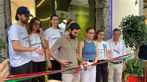 Inaugurazione nuovo store SSC Napoli a via Calabritto: c'è anche .